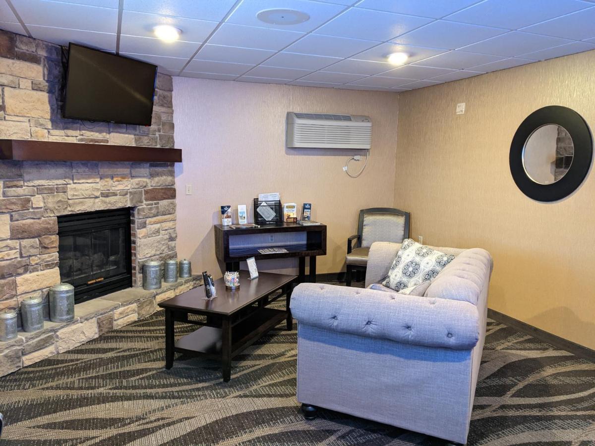 Cobblestone Inn & Suites - Merrill Eksteriør bilde
