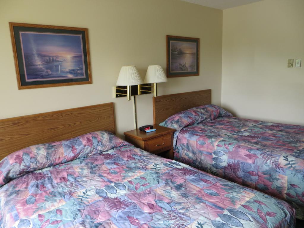 Cobblestone Inn & Suites - Merrill Rom bilde