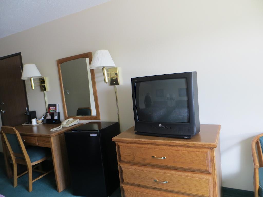 Cobblestone Inn & Suites - Merrill Rom bilde