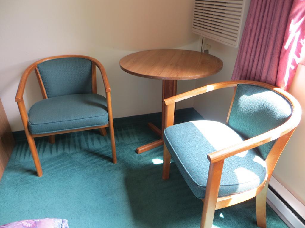 Cobblestone Inn & Suites - Merrill Rom bilde