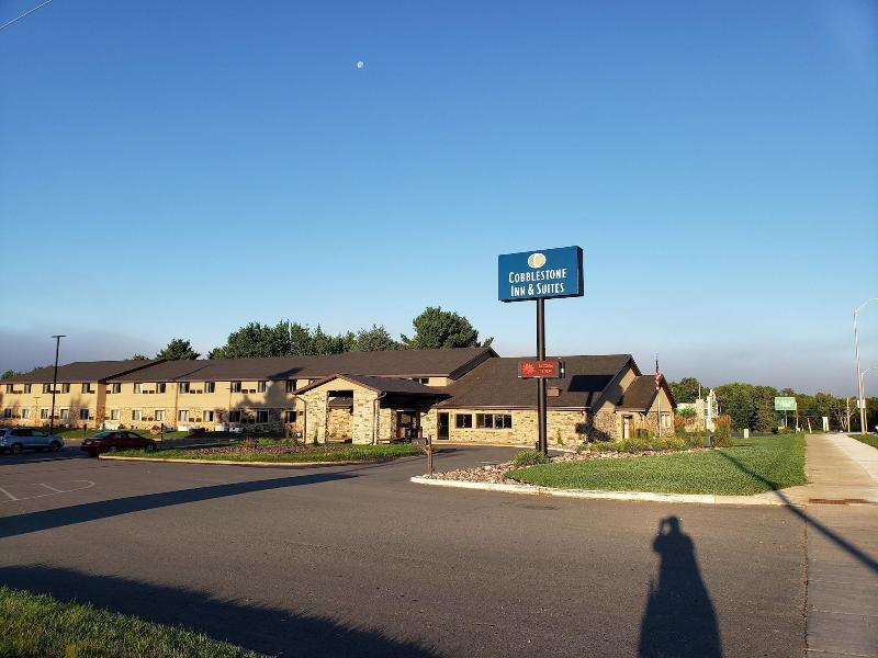 Cobblestone Inn & Suites - Merrill Eksteriør bilde