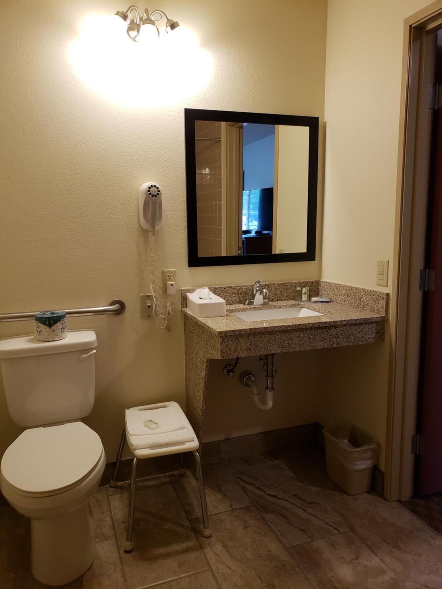 Cobblestone Inn & Suites - Merrill Eksteriør bilde